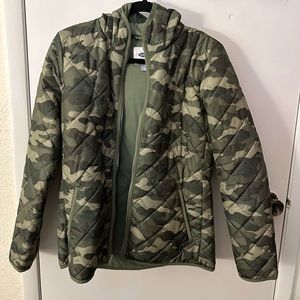 Women’s quilted coat.